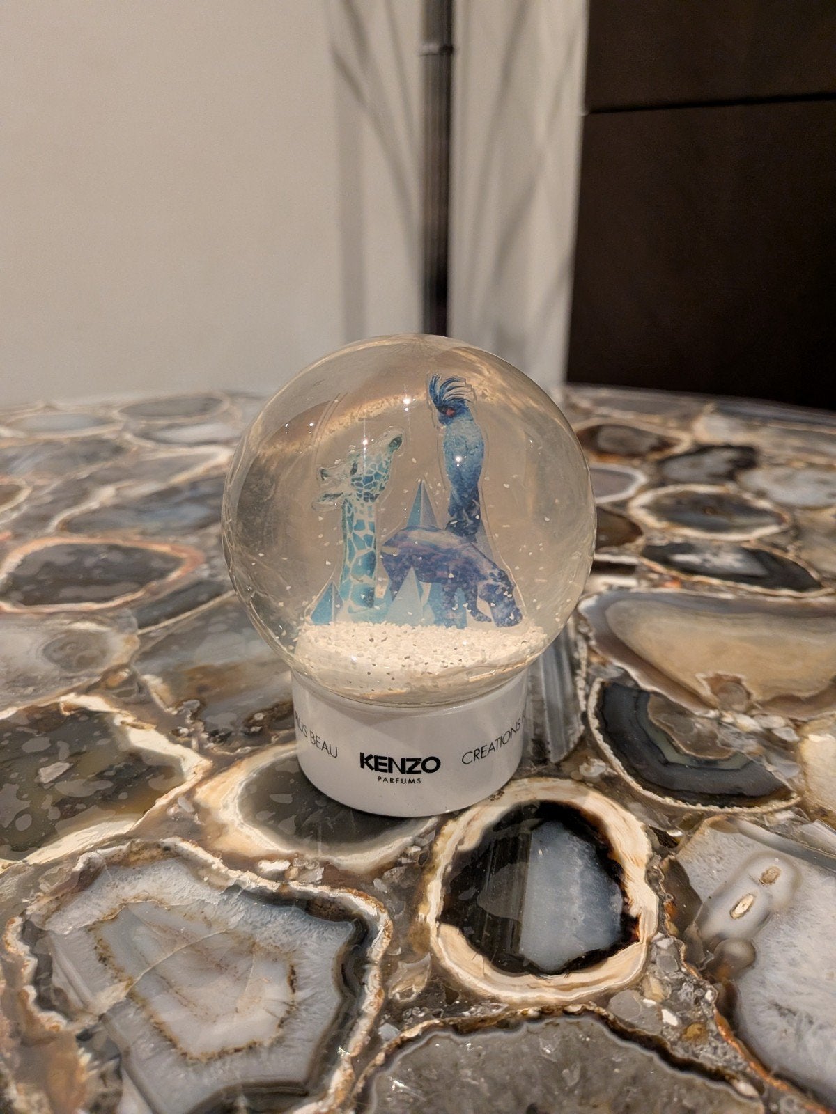 Rare Boule à Neige Kenzo Parfums avec Animaux Stylisés