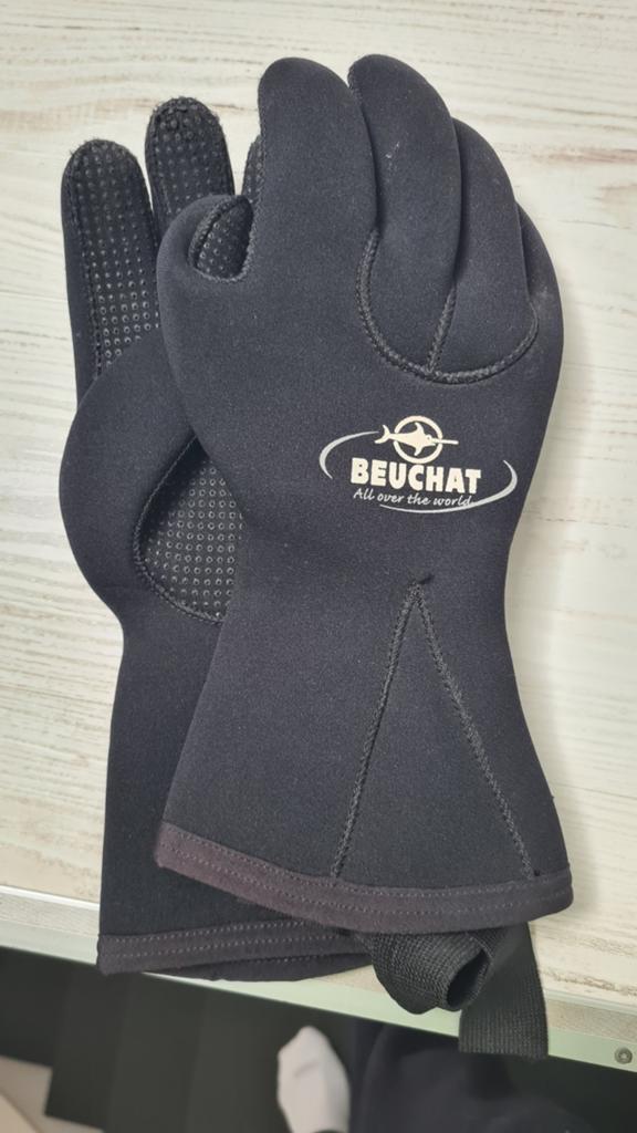 Duik handschoenen, Ophalen