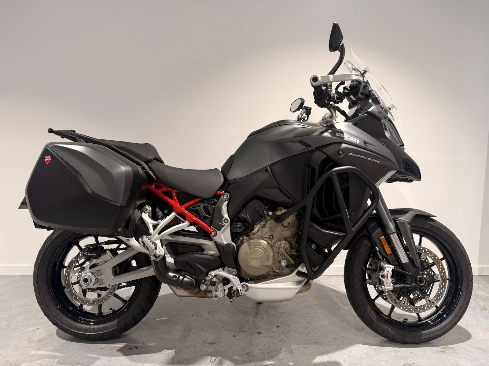 Ducati Multistrada V4 S Radar 2023, 10100km, Motoren, Handvatverwarming, Bedrijf, Toermotor