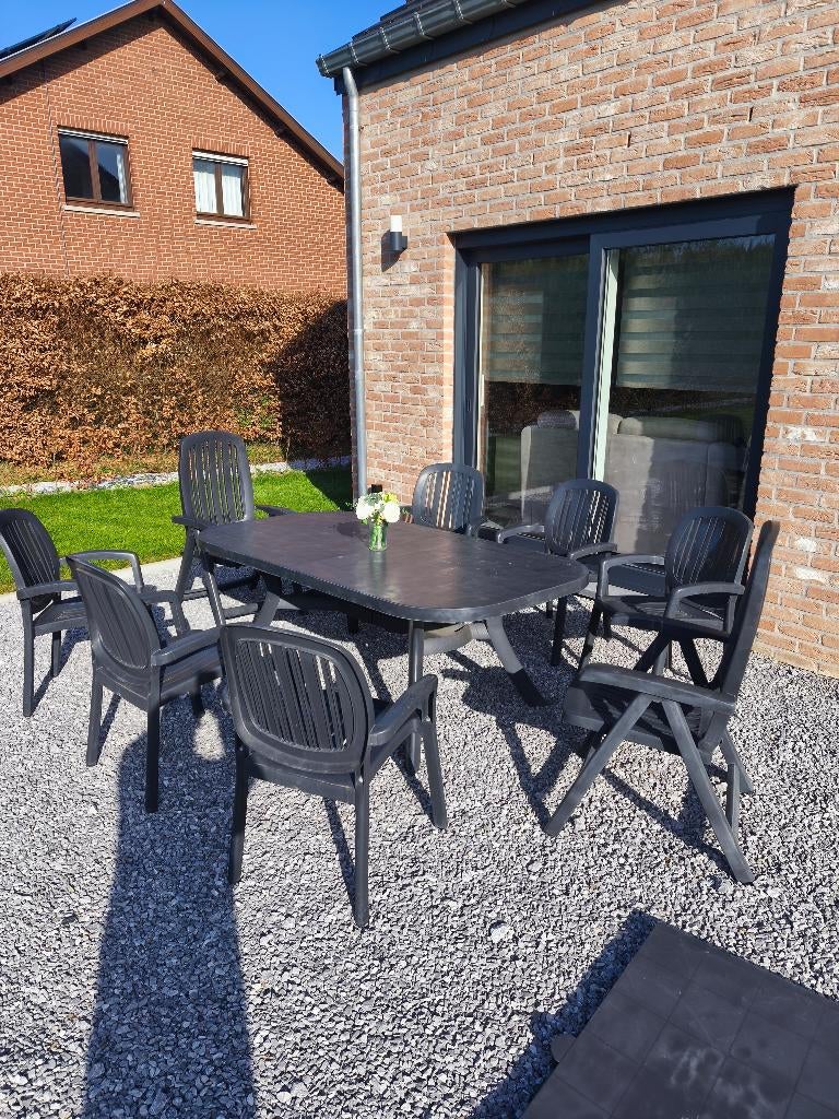 Table et chaises, Enlèvement ou Envoi