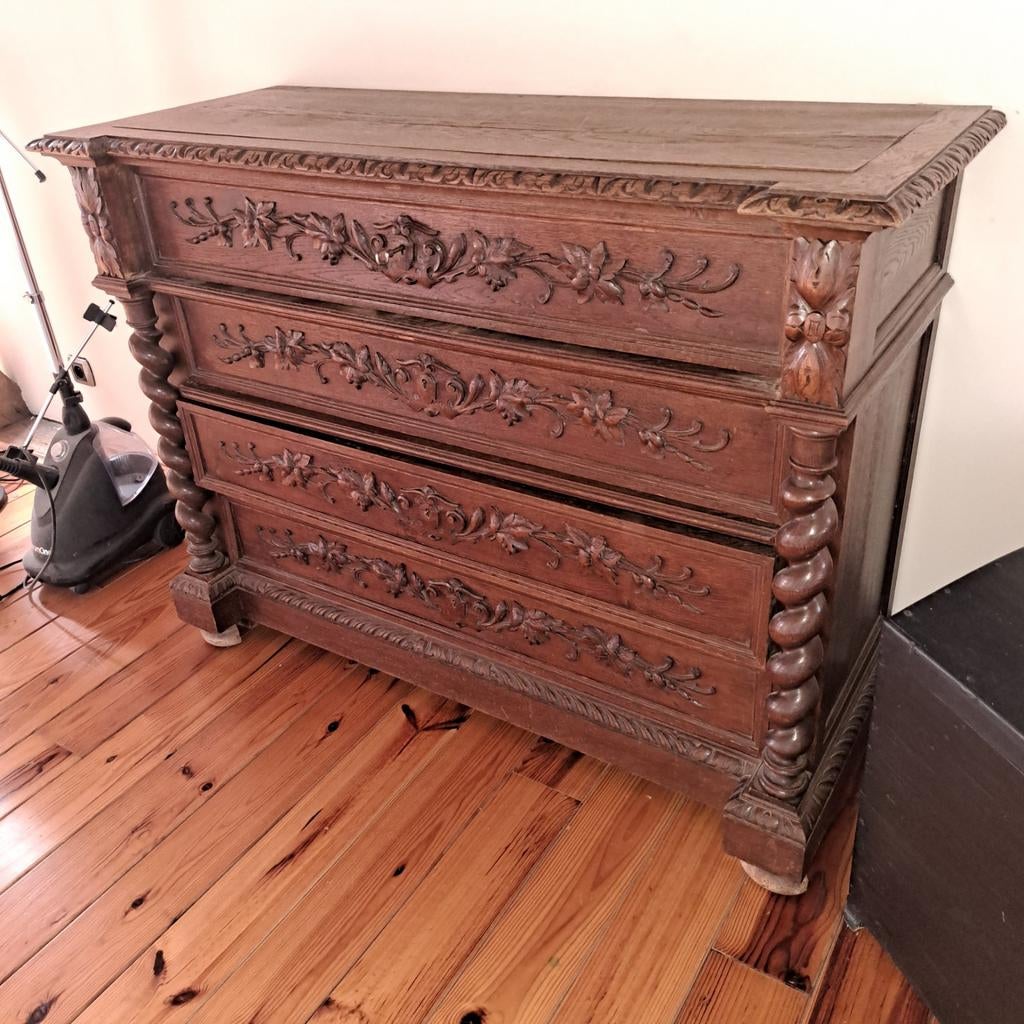 Commode ancienne, Enlèvement