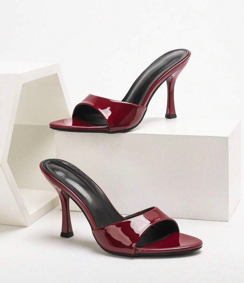 Bordeaux Rode Lak Hakken – Elegante High Heels, Kleding | Dames, Ophalen of Verzenden, Zo goed als nieuw