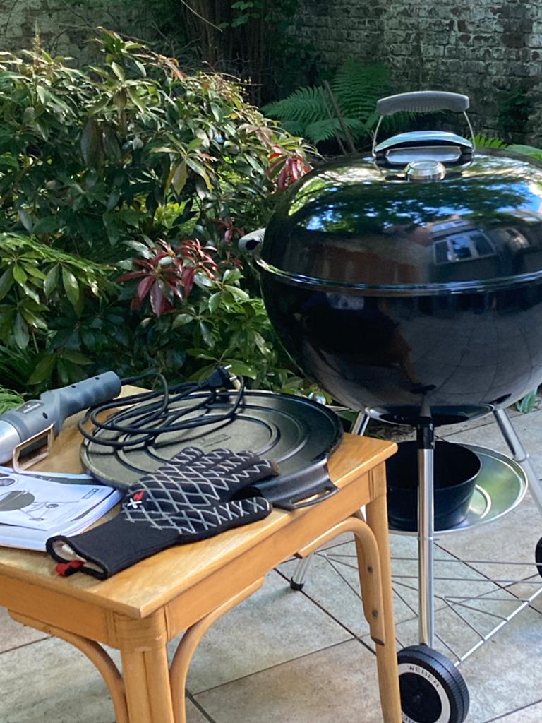 Barbecue Weber avec accessoires, Jardin & Terrasse, Barbecues au charbon de bois, Enlèvement, Comme neuf, Avec accessoires