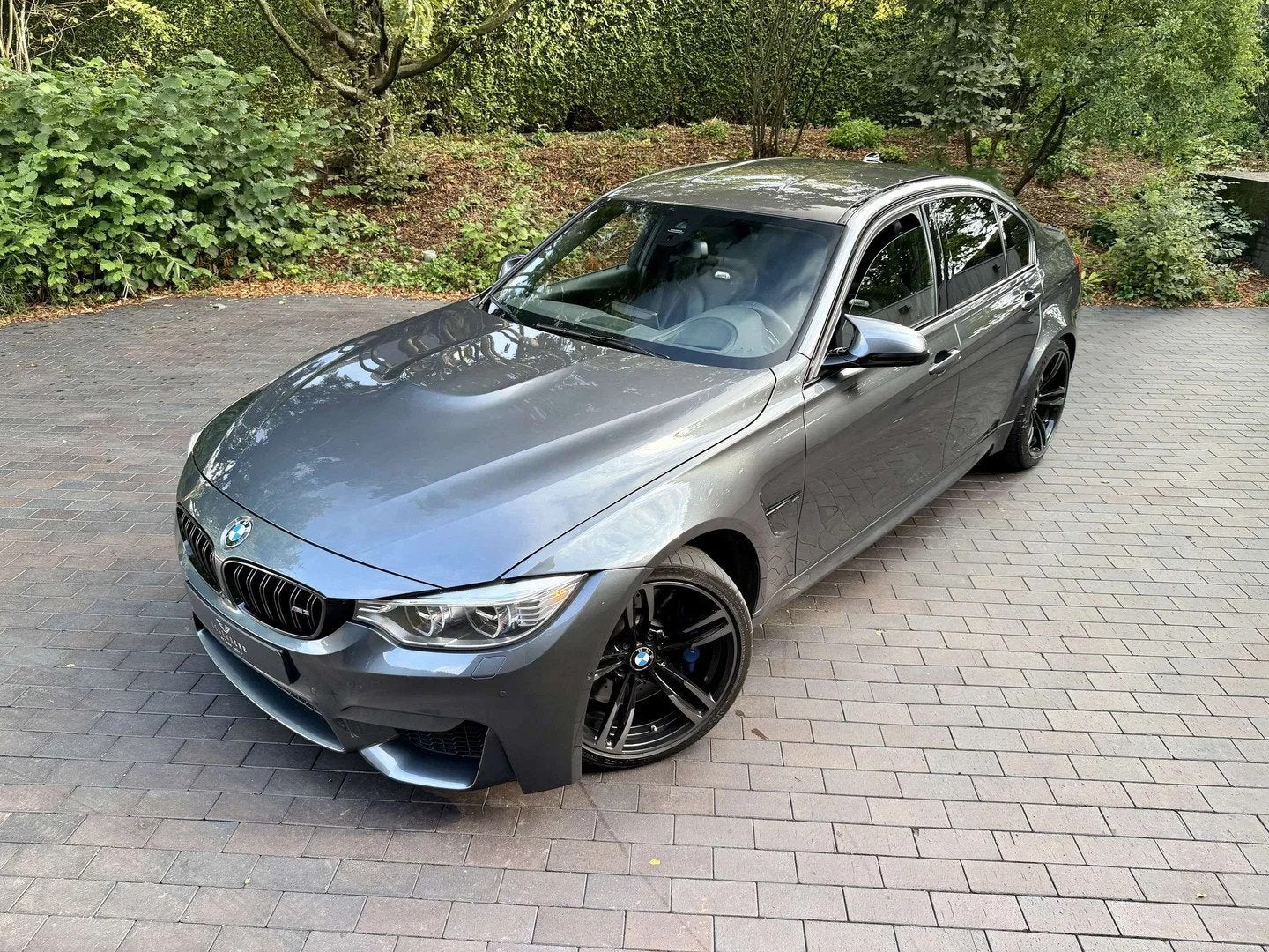 BMW M3 F80 Sedan/Akrapovic/Full Option/1ste lak/Topstaat!, Autos, BMW, Cuir, Argent ou Gris, Achat, Entreprise