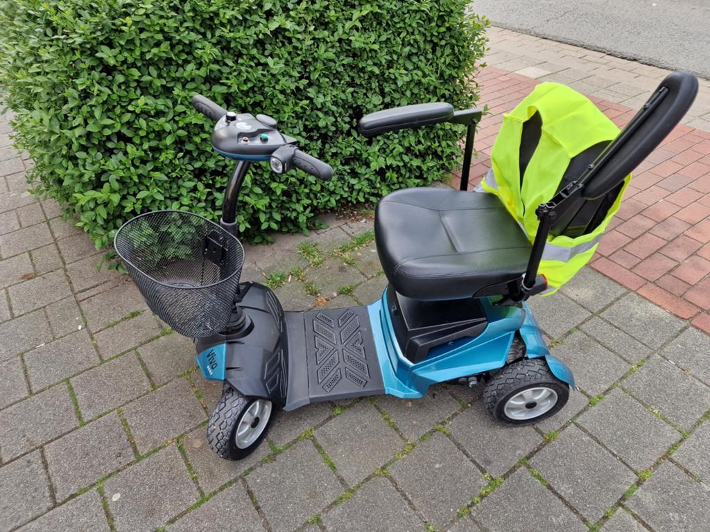 1 scooter voor gehandicapten persoon Venus électricien mettr