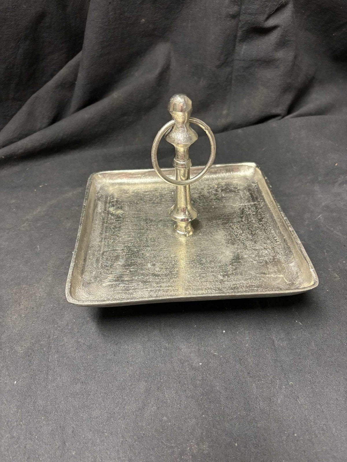 zilverkleurige geborsteld metalen dienblad, Ophalen