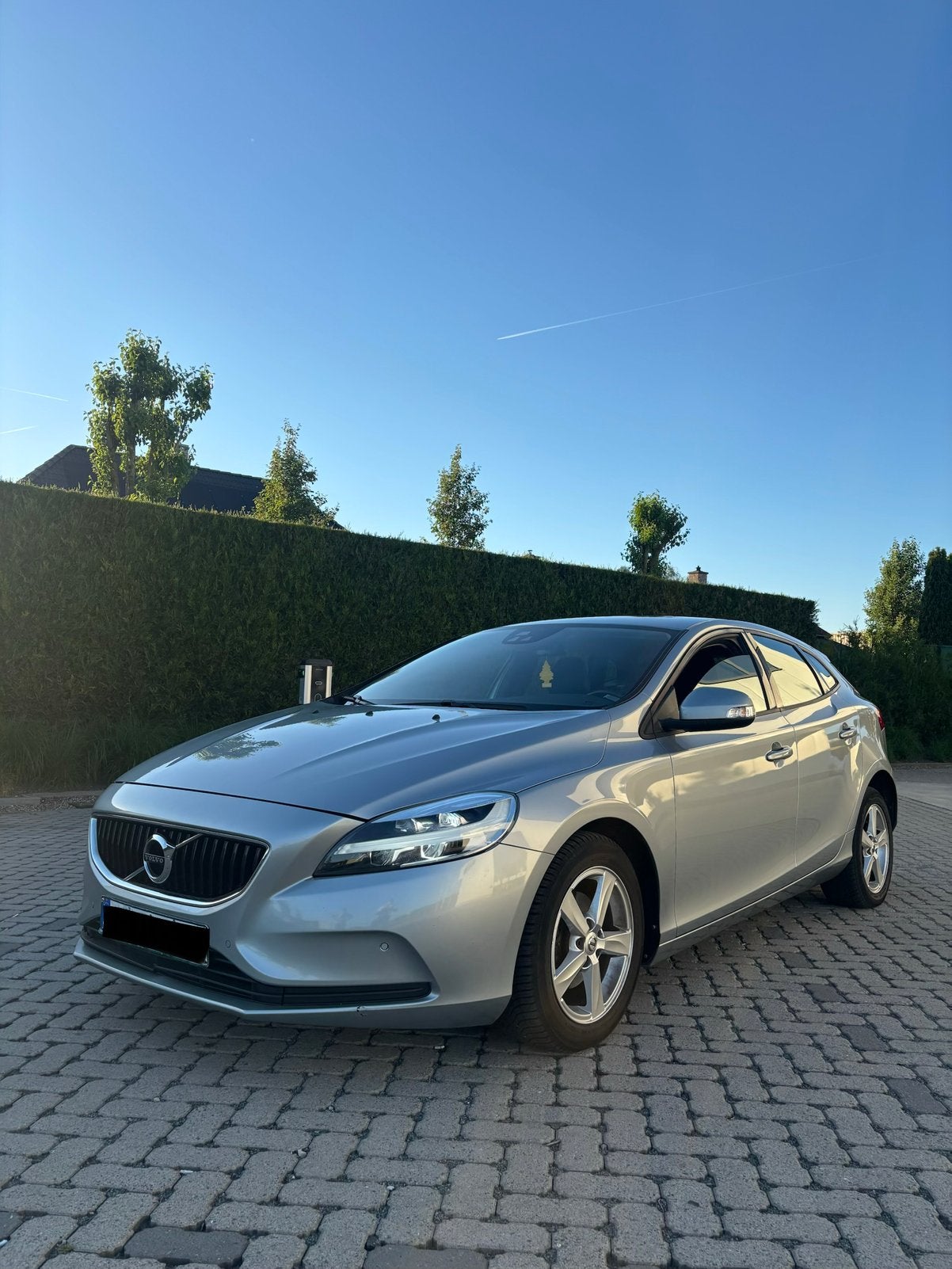 VOLVO V40 D2 2.0d, Argent ou Gris, Euro 6, Boîte manuelle, Noir