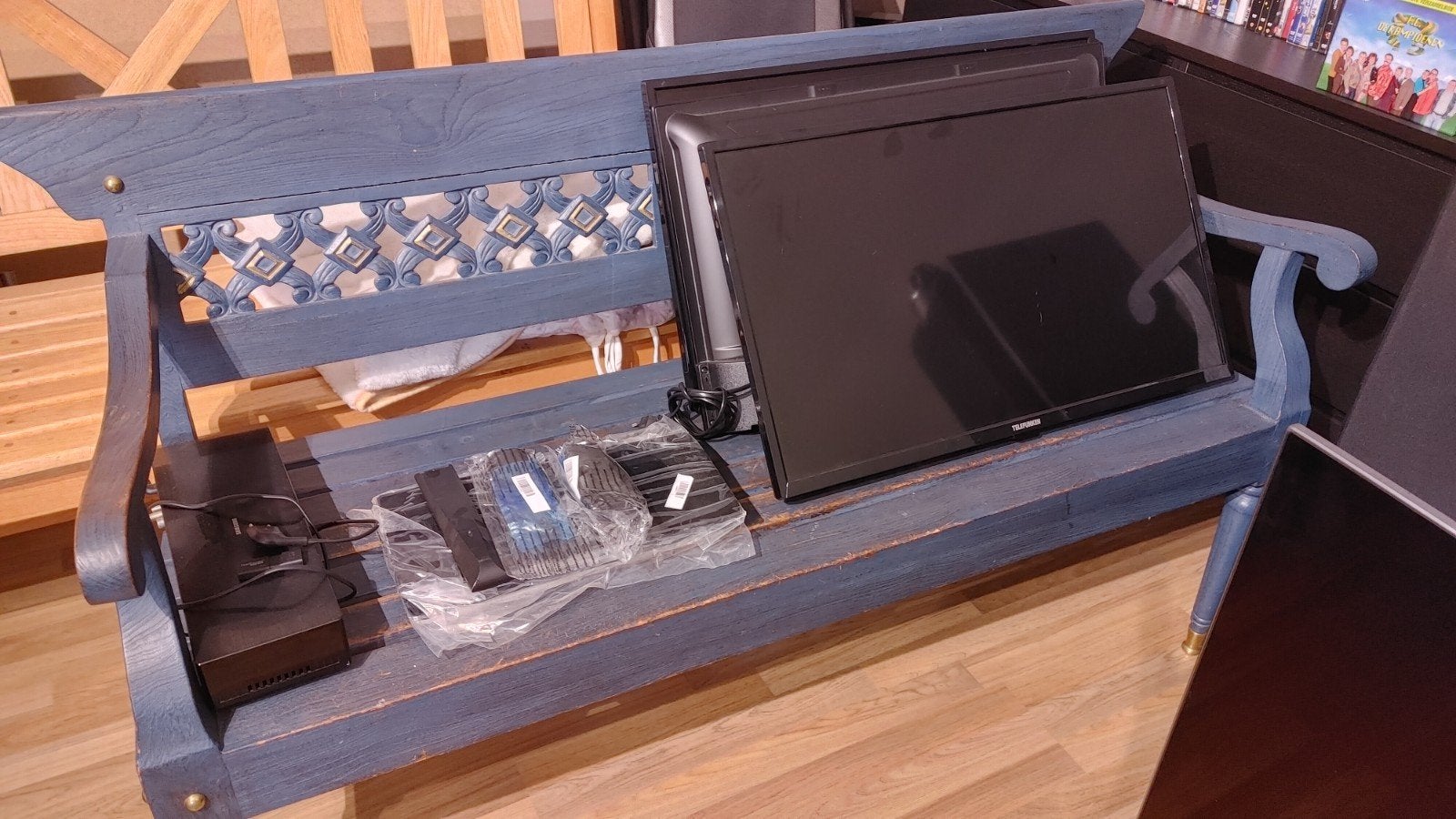 Banc avec une chaise en teak a vendre, Enlèvement