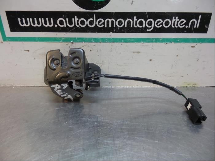 Slotvanger Achterklep van een Kia Sportage (Sportage 05-), Auto-onderdelen, -, -, Ophalen of Verzenden, -