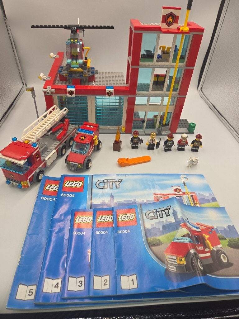 Lego City 60004 Caserne de pompiers, Enfants & Bébés, Jouets | Duplo & Lego, Comme neuf, Lego, Ensemble complet, Complet, Instructions incluses