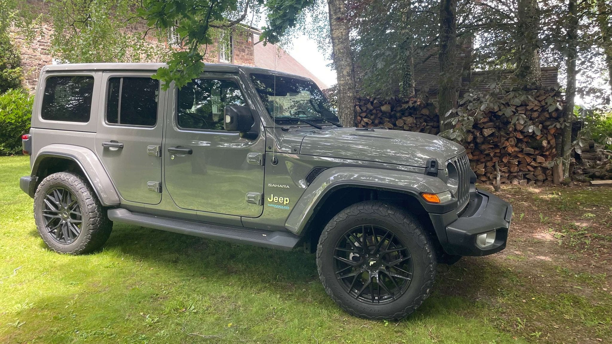 Jeep Wrangler Wrangler PHEV 2.0 Turbo 4xe Sahara 2 jeux de j, Automaat, 4 cilinders, Leder, 5 zetels