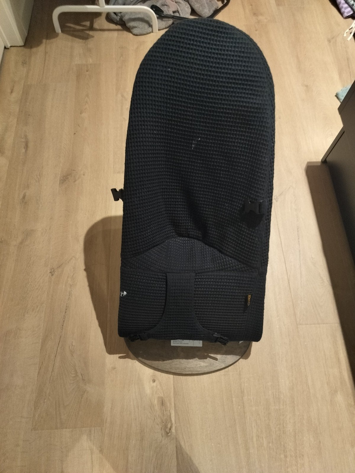 Babybjörn wipstoel met 2 hoezen zwart en beige, Kinderen en Baby's, Ophalen