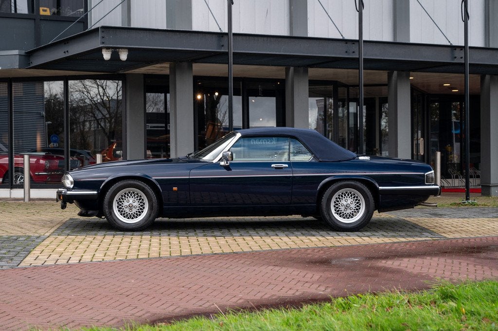 Jaguar XJ-S 5.3 V12 Convertible (bj 1991, automaat), Auto's, Oldtimers, Automaat, Beige, Cabriolet, Blauw