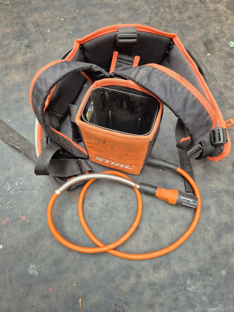 ✅ Stihl AP gordeltas met aansluitkabel, Ophalen, Zo goed als nieuw, Viking / Stihl