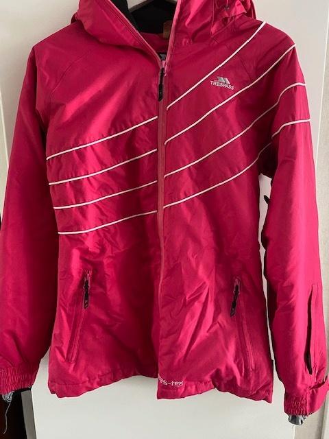 Mooie, felroze skijas maat SMALL   Nieuwstaat, Kleding | Dames, Wintersportkleding, Ophalen of Verzenden, Zo goed als nieuw, Maat 36 (S)