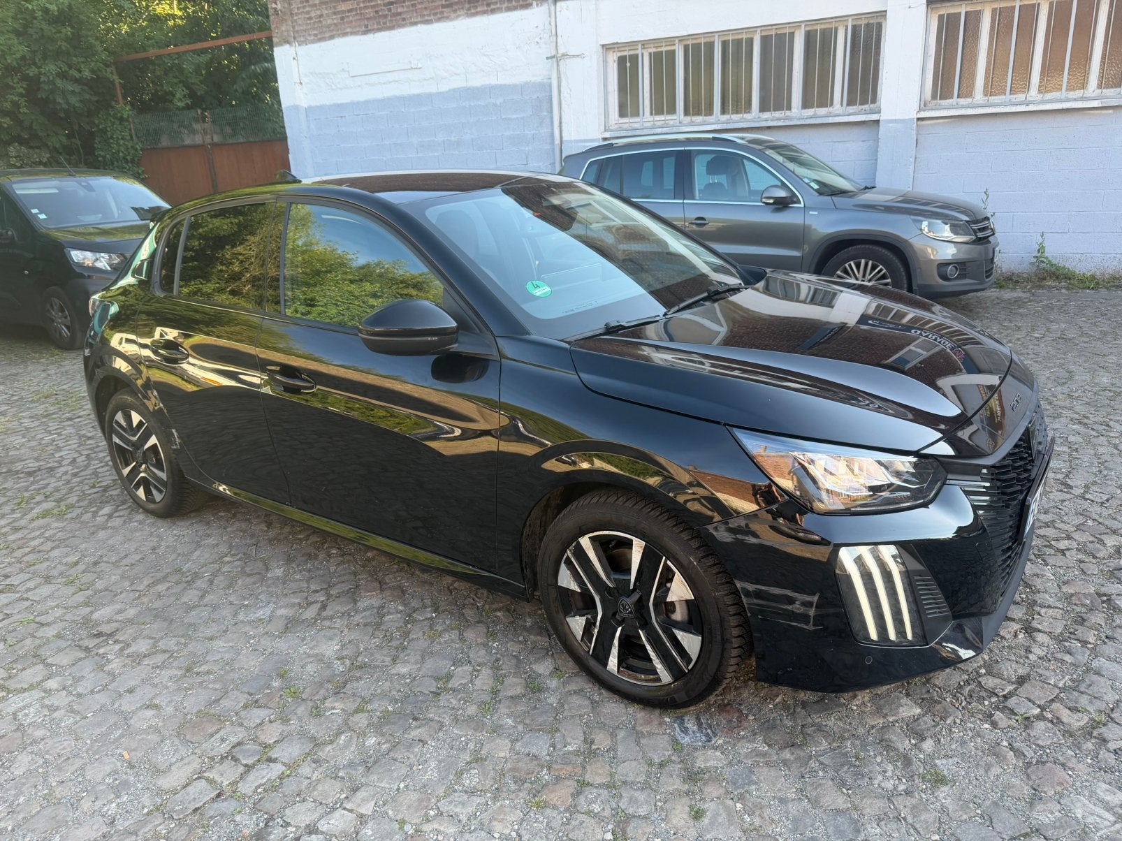 Peugeot 208 Allure 2025 11 000 km Export Algérie, Autos, Peugeot, Particulier, Essence, Euro 1, 5 portes, Boîte manuelle, Noir