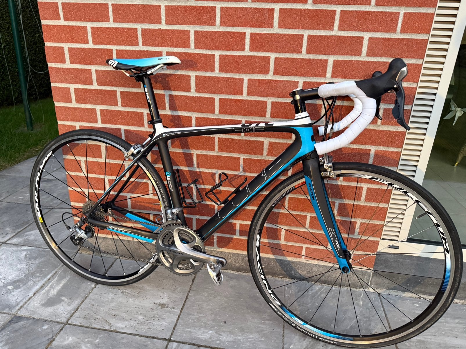 Cube axial wls dames carbon ultegra racefiets, Vélos & Vélomoteurs, Autres marques, Frein sur jante, Femmes, 49 à 53 cm