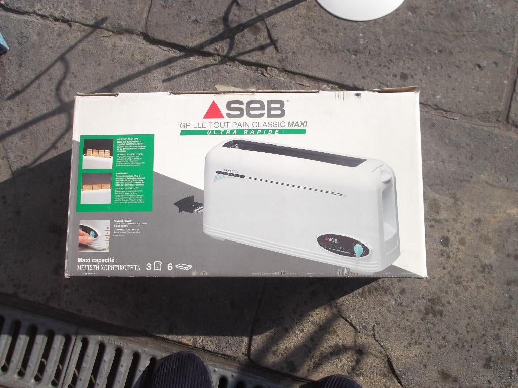 broodrooster 230 V...ideaal voor kotstudent of ander gebruik, Huis en Inrichting, Ophalen, Gebruikt