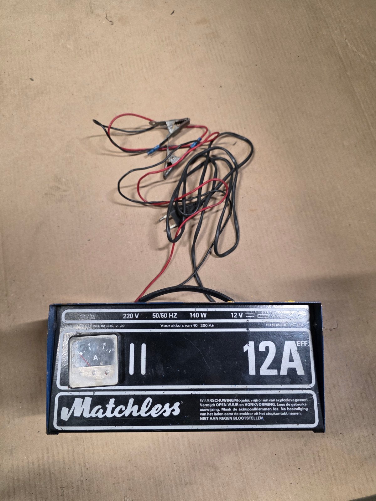 chargeur de batterie 12V, Enlèvement, Utilisé