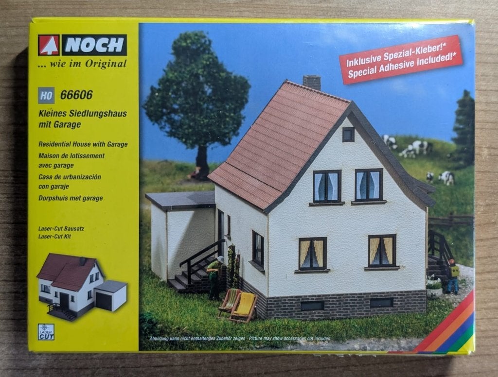 Noch 66606 Spoor H0 Woonhuis met garage. NIEUW!, Hobby en Vrije tijd, Modeltreinen | H0, Nieuw, Rails, Ophalen of Verzenden