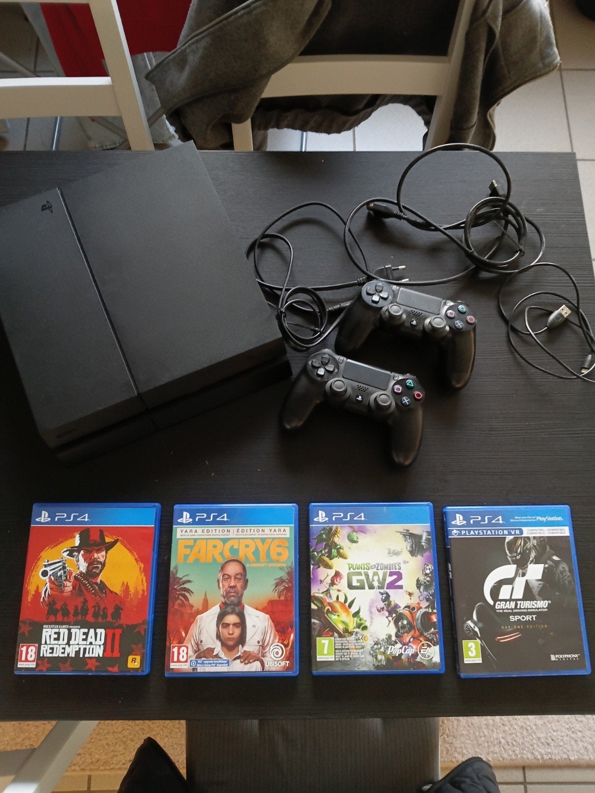 PS4 Pro 1TB werkt perfect Met 4 games, Consoles de jeu & Jeux vidéo, Enlèvement ou Envoi, Comme neuf, 1 TB, Pro
