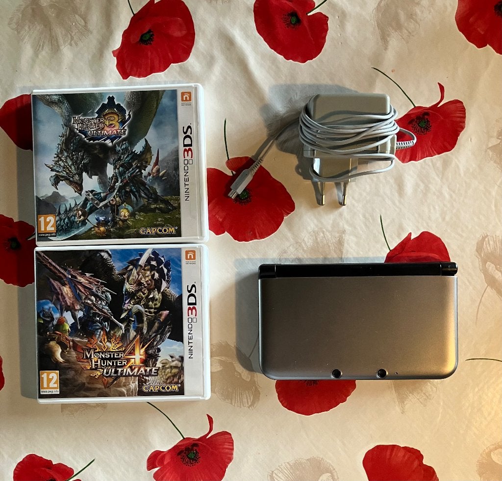 Nintendo 3DS XL + MH3u & MH4u, Enlèvement ou Envoi, 3DS XL, Utilisé, Argent