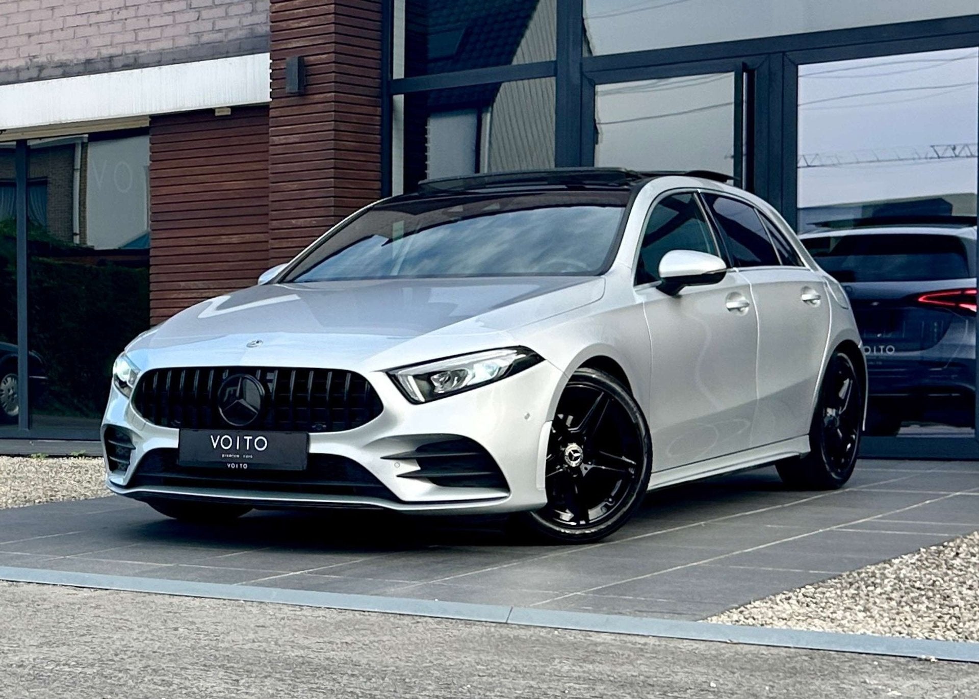 Mercedes-Benz A 180 AMG Pack /PANO/WIDE SCREEN/A45 DEFUSER/L, Autos, Achat, Euro 6, Entreprise, Ordinateur de bord
