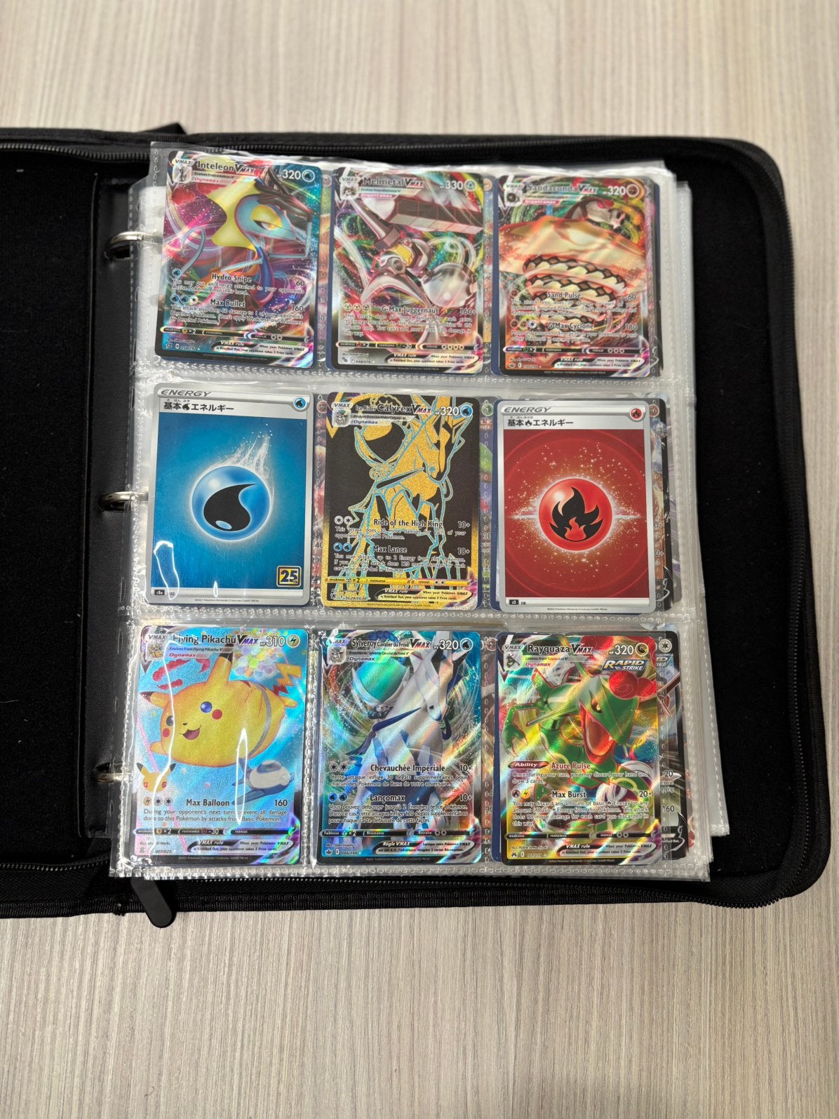 Pokemon kaarten + binder + sleeves, Ophalen of Verzenden, Zo goed als nieuw, Meerdere kaarten