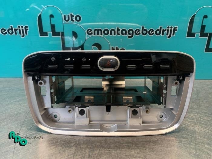 Commutateur éclairage d'urgence d'un Fiat Punto Evo (Punto, Autos : Pièces & Accessoires, -, 3 mois de garantie, Utilisé, Fiat