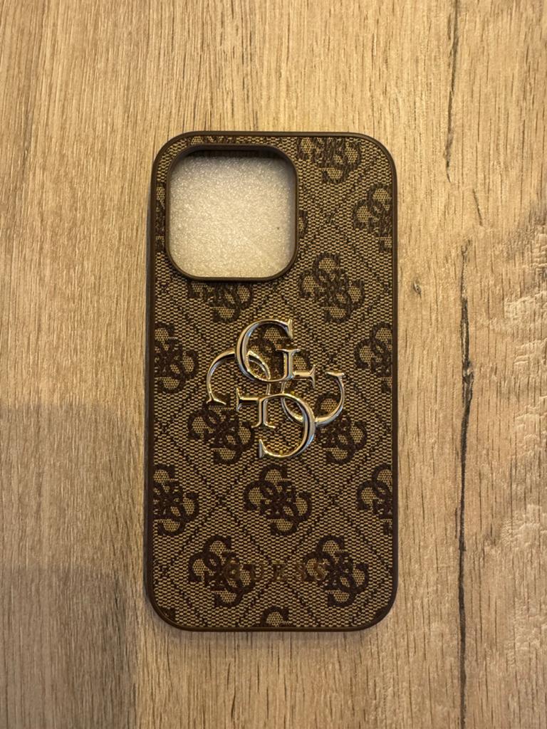 Tekoop 2x Hoesjes van Guess, Ophalen, Zo goed als nieuw, Guess
