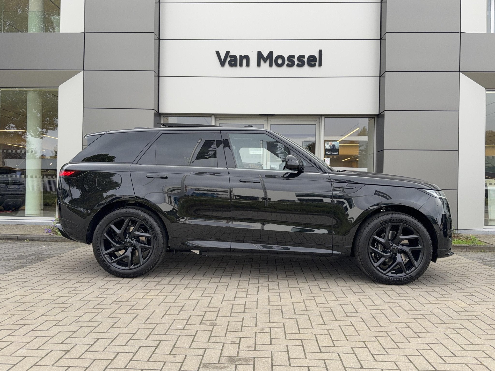 Land Rover Range Rover Sport P460e Battersea Edition AWD Aut, Autos, 460 ch, Achat, Entreprise, 2741 kg