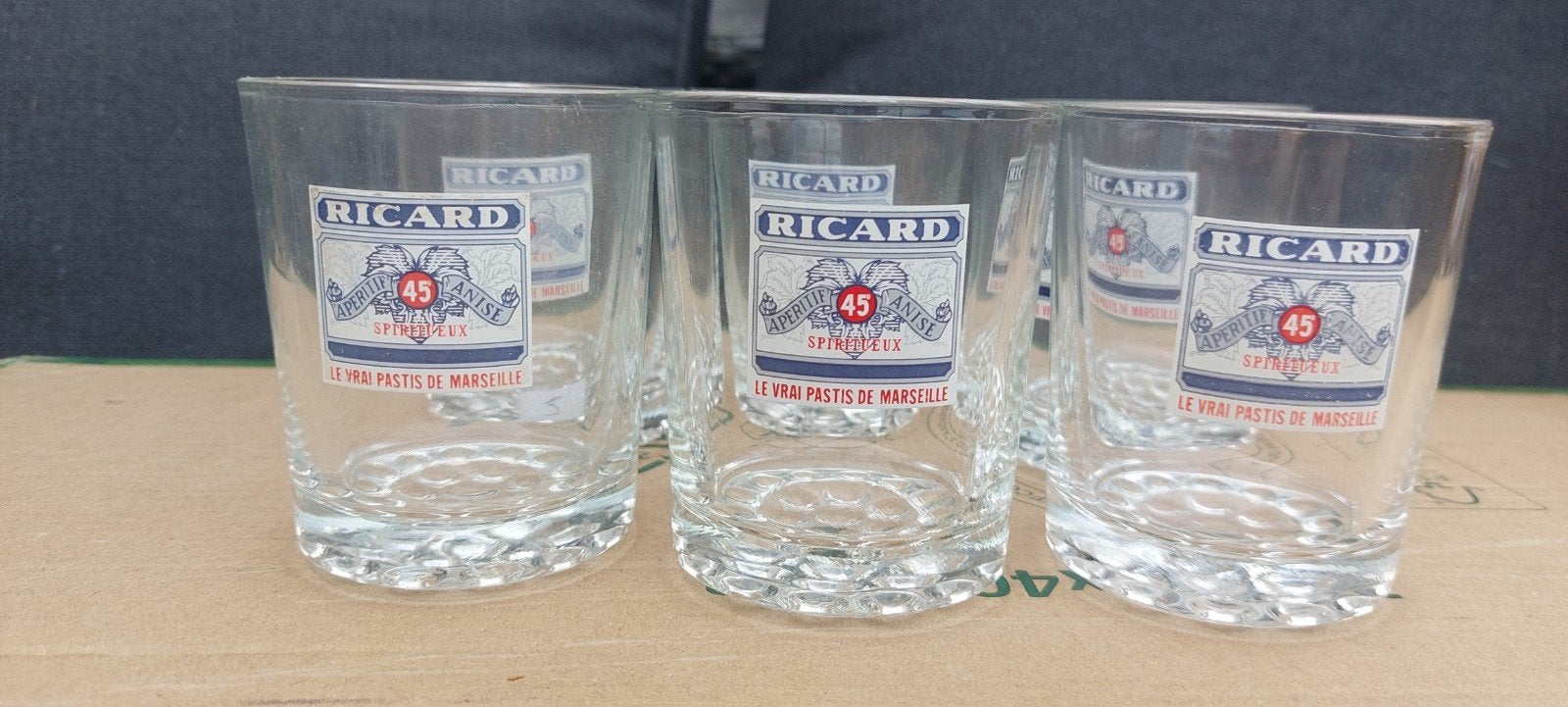 6 vieux verres ricard, Enlèvement ou Envoi