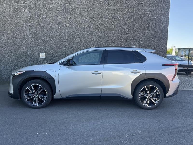 Toyota bZ4X BEV 2WD Premium + Trekhaak, Auto's, Toyota, Automaat, Overige kleuren, https://public.car-pass.be/vhr/ec992248-d70a-4e22-89ad-eabfa7ce5aba