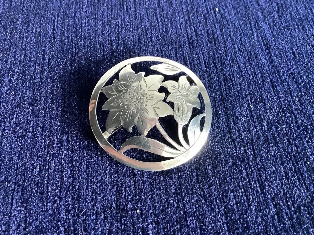 Broche TEKA vintage en argent, Enlèvement ou Envoi, Comme neuf, 4 à 7 cm, Argent