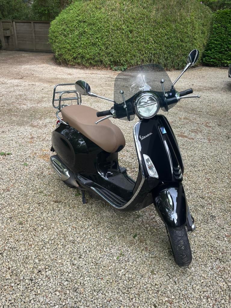 Vespa Primavera 50cc (45km/u) te koop, Fietsen en Brommers, Ophalen, Zo goed als nieuw