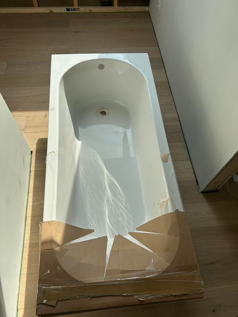 Londen inbouwbad (Van Marcke), Doe-het-zelf en Bouw, Ophalen, Zo goed als nieuw