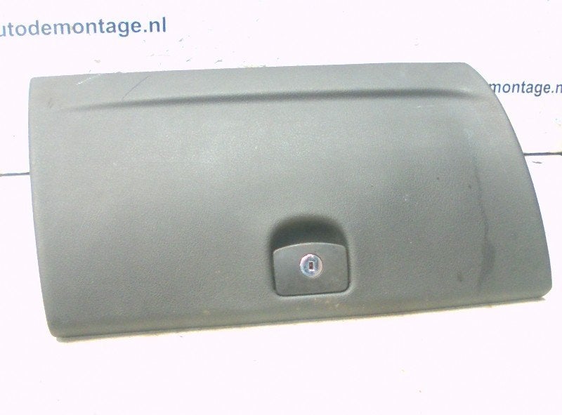 COMPARTIMENT A GANTS Peugeot 407 (6C / J) (01-2005/03-2011), Kontakt-peugeot@peugeot.com, Utilisé, Peugeot Deutschland GmbH, Bahnhofsplatz
65423  Rüsselsheim, DE