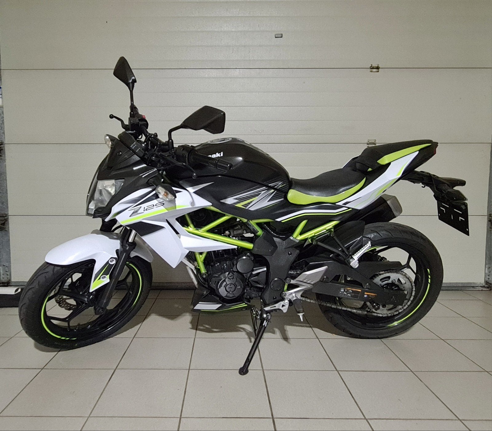 Kawasaki Z125 - très belle moto, Motos, Entreprise