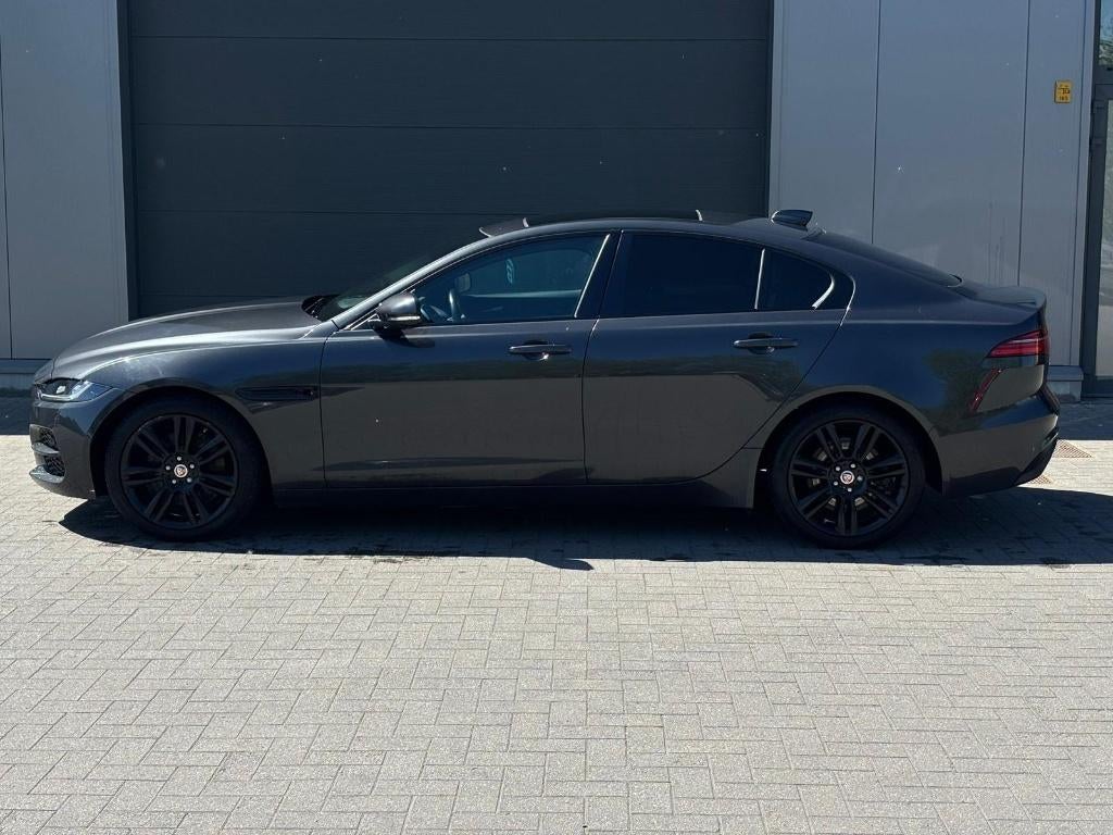 Jaguar XE benzine automaat pano dak, Auto's, Jaguar, 4 deurs, 4 cilinders, Bedrijf, XE