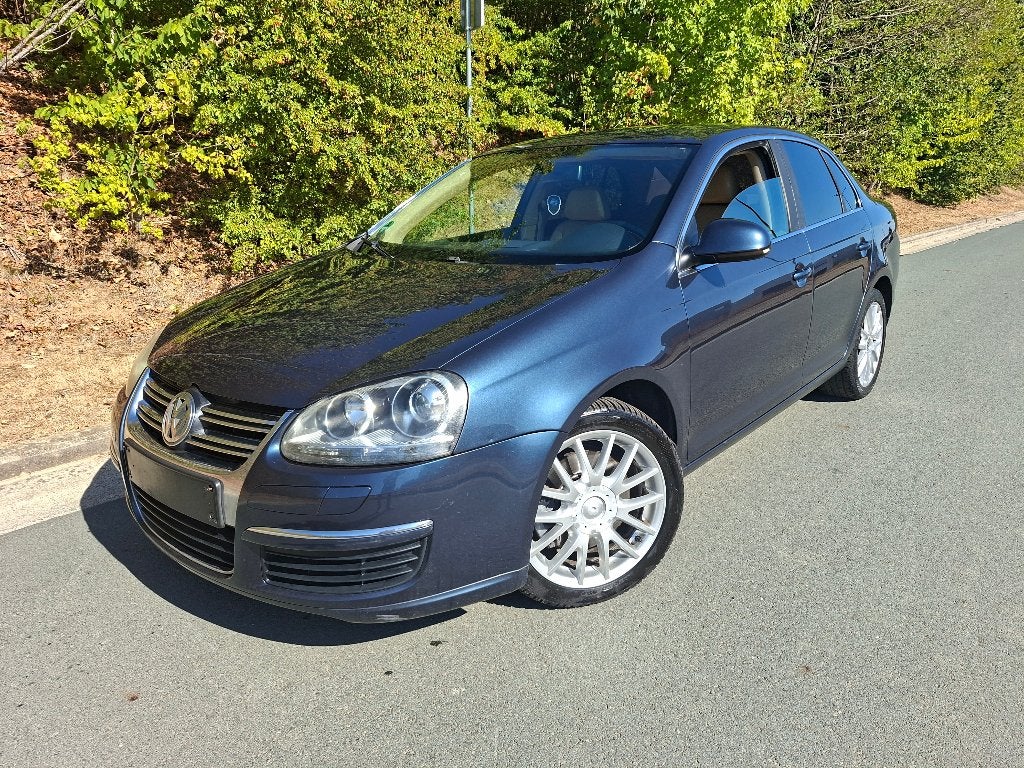 Automatique Volkswagen Jetta essence ️ FULL OPTIONS, Auto's, Automaat, Particulier, Jetta, Te koop