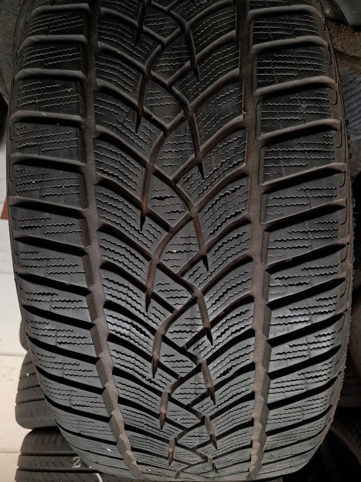 2254018 225/40/18 225/40r18 hiver Goodyear, Enlèvement