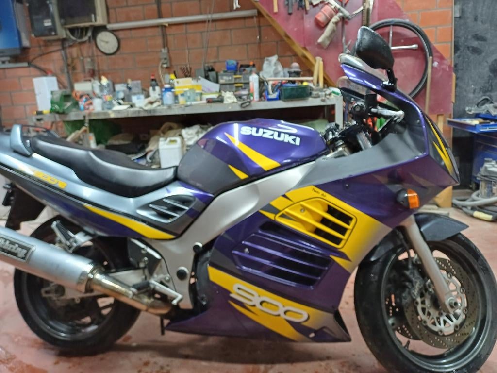 Suzuki rf900r, Motoren, Ophalen