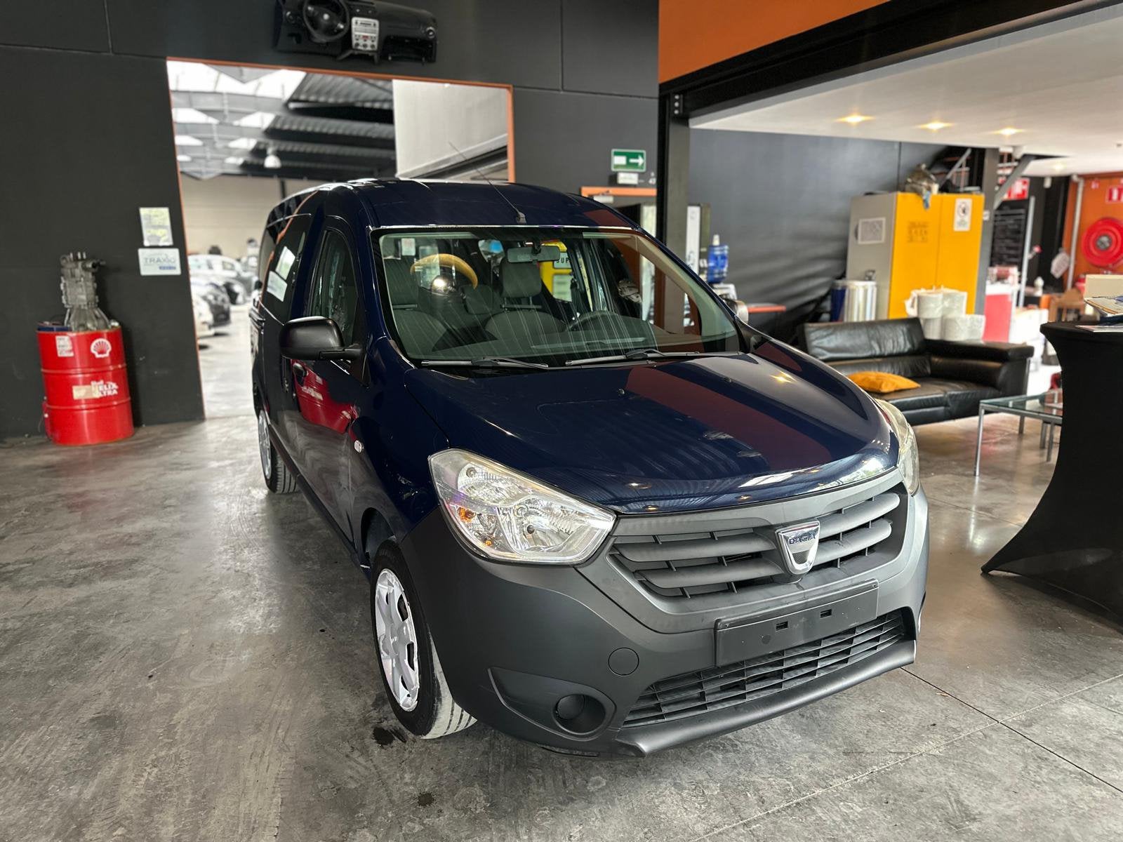 DACIA DOKKER, Auto's, Voorwielaandrijving, Euro 5, Zwart, 4 cilinders