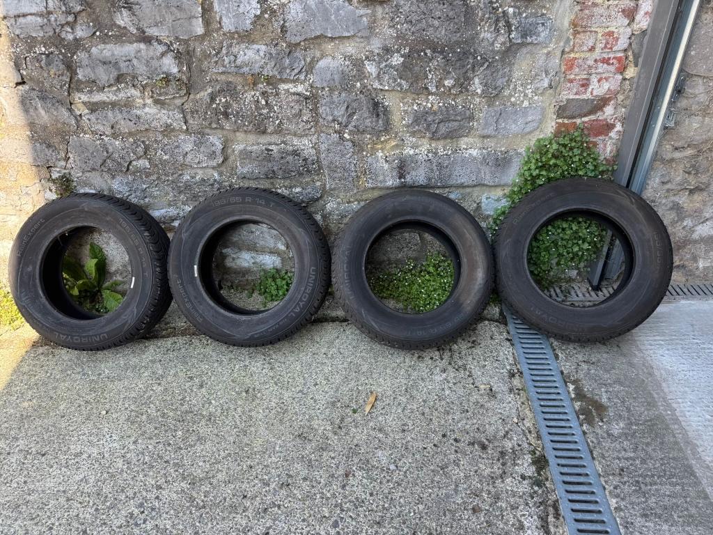 4 Pneus comme neufs UNIROYAL Rain expert 195/65/14, Ophalen, 14 inch, Nieuw, Band(en)