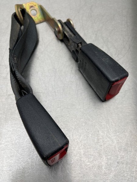 BOUCLE DE CEINTURE ARRIÈRE DROIT Camry (CV30) (|CAMRY|), Utilisé, Toyota