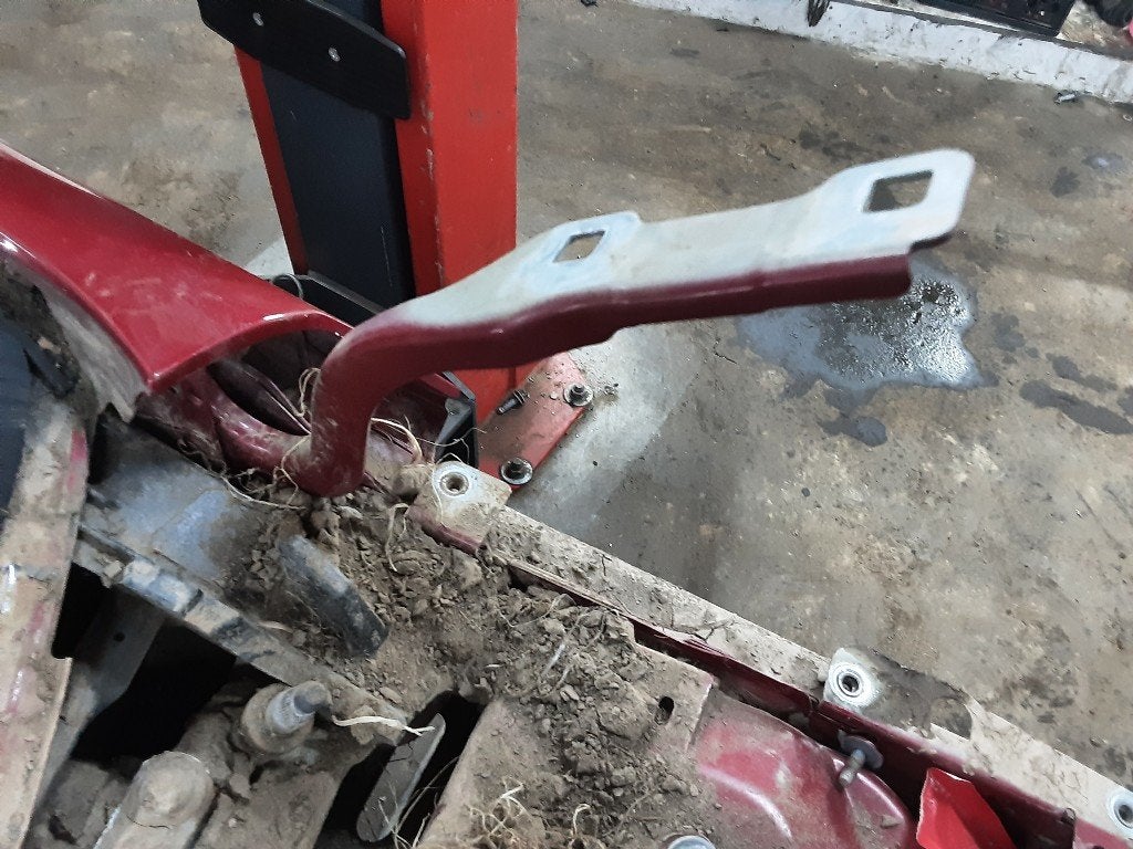 CHARNIERE DE CAPOT GAUCHE 308 (L3 / L8 / LB / LH / LP), Utilisé, Peugeot