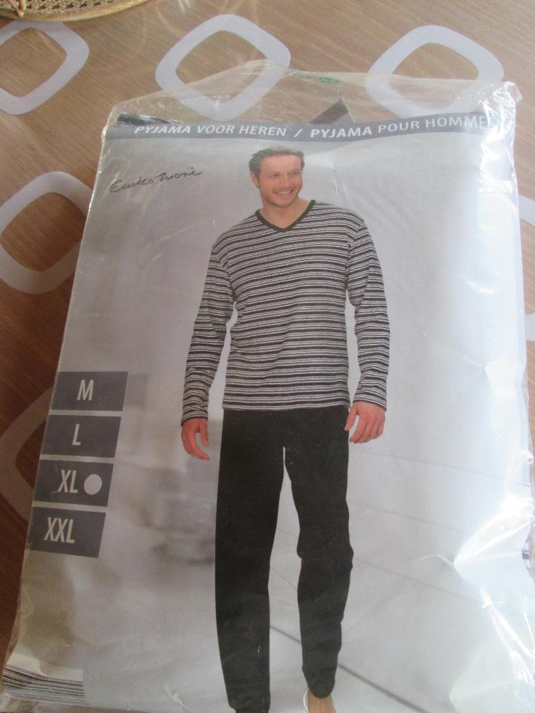 nieuwe pyjama voor heren xl, Vêtements | Hommes, Pyjamas, Enlèvement, Neuf, Taille 56/58 (XL)