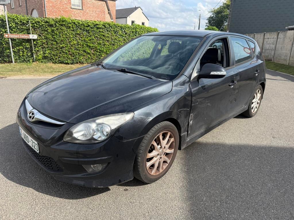 Hyundai i30 2011 1.6 CRDI AUTOMATIQUE  EURO 5 Leger Degats, Autos, Hyundai, Entretenue par le concessionnaire, Noir, 5 portes