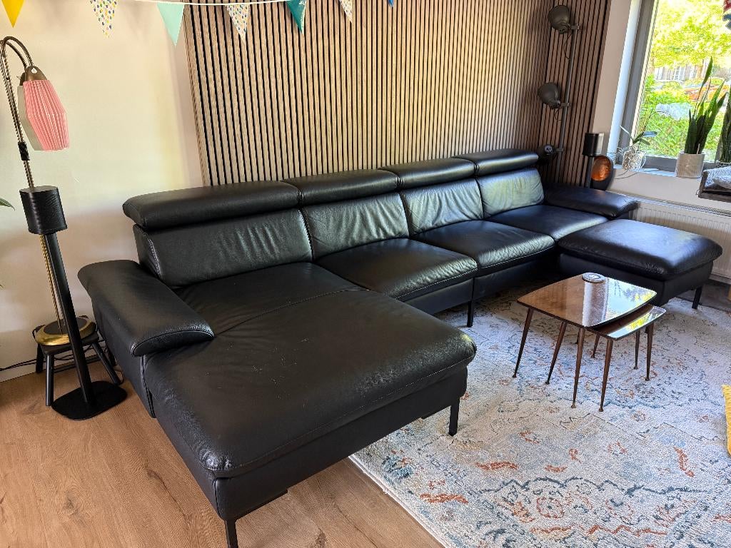 Zwart lederen zetel met longchair 415cm, Huis en Inrichting, Zetels | Complete zithoeken, Gebruikt, Hout, Leer, Stof, Ophalen