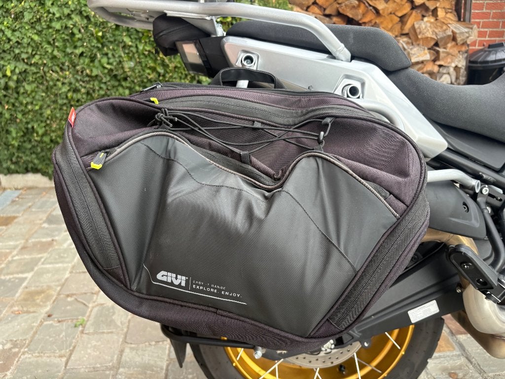 Valises latérale souple Givi pour moto, Motos, Enlèvement, Comme neuf